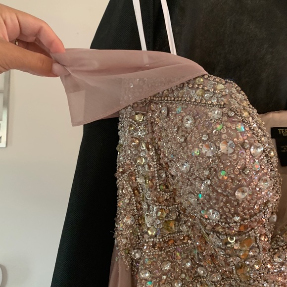 Stunning mother of the bride dress beaded - Picture 8 of 13